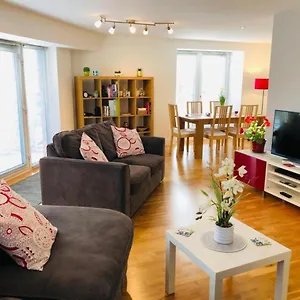 Apartment Remarkable 2 Bed In, Edinburgh